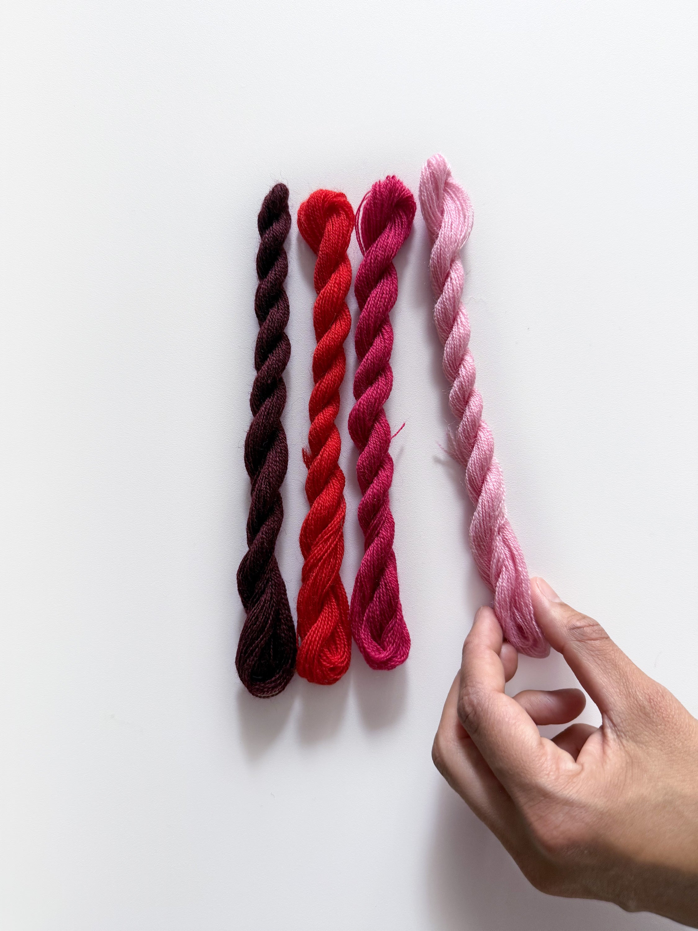 Uldbroderigarn | Røde farver